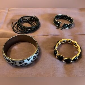 Set of 4 bracelets